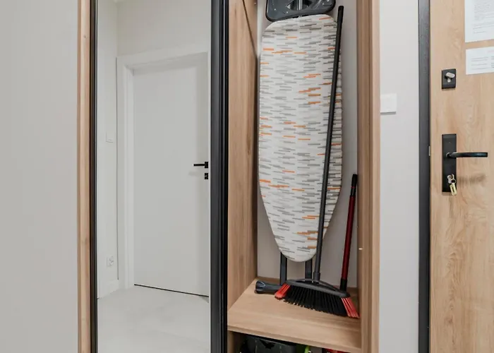 Peaceful Horizon By Aparo - Nowy Apartament, Winda, Lozeczko Turystyczne, Balkon, 5 Pietro, Szpital Ckd,