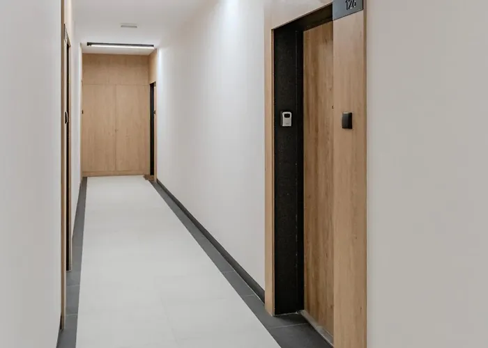 Апартаменти Peaceful Horizon By Aparo - Nowy Apartament, Winda, Lozeczko Turystyczne, Balkon, 5 Pietro, Szpital Ckd, Лодзь