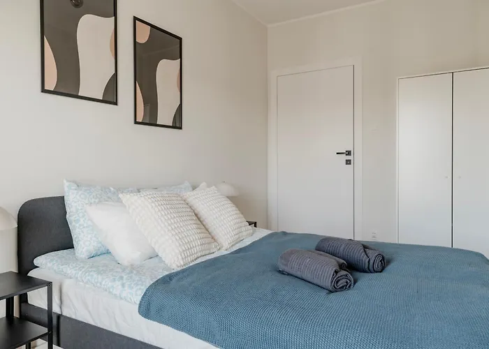 Апартаменти Peaceful Horizon By Aparo - Nowy Apartament, Winda, Lozeczko Turystyczne, Balkon, 5 Pietro, Szpital Ckd,