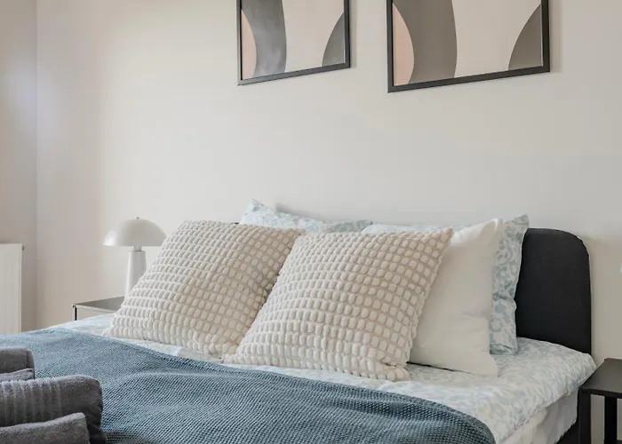 Апартаменти Peaceful Horizon By Aparo - Nowy Apartament, Winda, Lozeczko Turystyczne, Balkon, 5 Pietro, Szpital Ckd, Лодзь